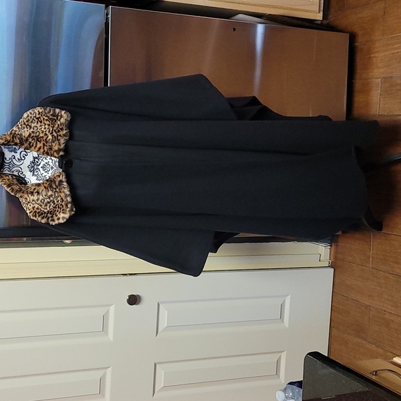 Jackets & Blazers - NWOT Cold Weather Cape
